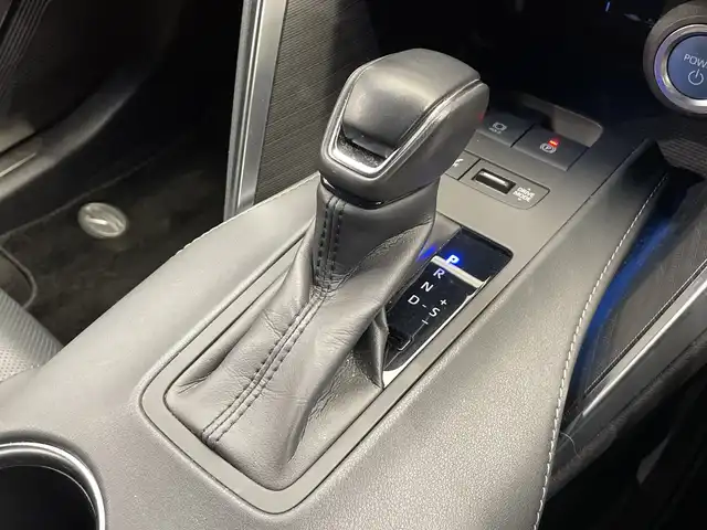 トヨタ ハリアー ハイブリッド Z レザーパッケージ 栃木県 2020(令2)年 2.4万km プレシャスブラックパール 純正ディスプレイオーディオ(ナビキット付き)/(フルセグ・Bluetooth・SD)/JBLプレミアムサウンド/バックカメラ/本革シート/4WD/トヨタセーフティセンス/ ・プリクラッシュセーフティ/ ・レーンキープアシスト/ ・アダプティブクルーズコントロール/ ・オートハイビーム/前後コーナーセンサー/ステアリングヒーター/前席パワーシート/前席シートヒーター/クーラー/電動リアゲート/前方ドライブレコーダー/LEDヘッドライト/オートライト/純正フロアマット/純正アルミホイール/保証書