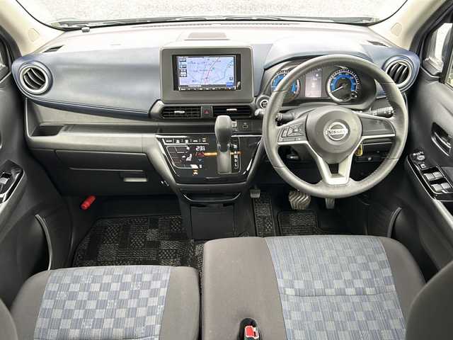 日産 デイズ ハイウェイスターX 千葉県 2022(令4)年 2.3万km チタニウムグレーメタリック ナビＣＮ－Ｅ３３０Ｄ　バックカメラ　ワンセグＴＶ　スマートキー　プッシュスタート　アイドリングストップ　ＬＥＤライト　オートライト　フォグライト　１４インチアルミホイール 横滑り防止