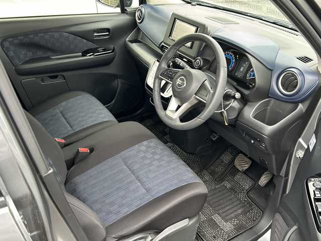 日産 デイズ ハイウェイスターX 千葉県 2022(令4)年 2.3万km チタニウムグレーメタリック ナビＣＮ－Ｅ３３０Ｄ　バックカメラ　ワンセグＴＶ　スマートキー　プッシュスタート　アイドリングストップ　ＬＥＤライト　オートライト　フォグライト　１４インチアルミホイール 横滑り防止