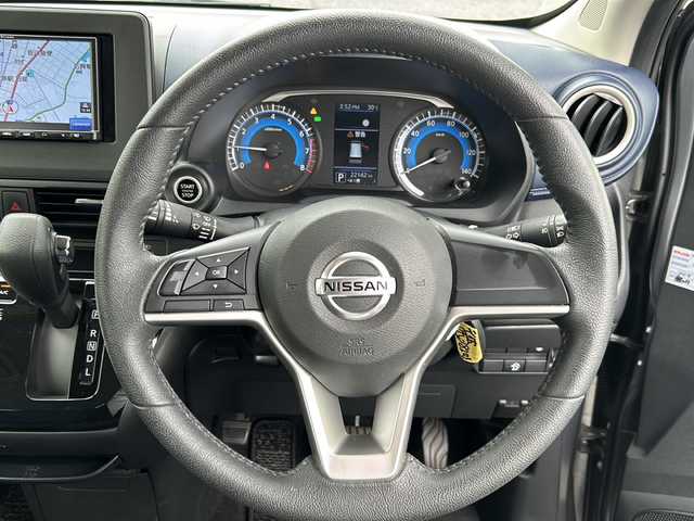 日産 デイズ ハイウェイスターX 千葉県 2022(令4)年 2.3万km チタニウムグレーメタリック ナビＣＮ－Ｅ３３０Ｄ　バックカメラ　ワンセグＴＶ　スマートキー　プッシュスタート　アイドリングストップ　ＬＥＤライト　オートライト　フォグライト　１４インチアルミホイール 横滑り防止