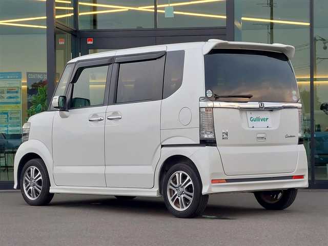 ホンダ Ｎ ＢＯＸ カスタム G Lパッケージ 東京都 2016(平28)年 4.1万km プレミアムホワイトパールⅡ 社外ナビ/純正アルミホイール/ビルトインETC/純正フロアマット/片側パワースライドドア/プッシュスタート/キーレスエントリー/バックカメラ/オートライト/横滑り防止装置