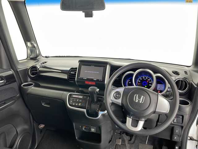 ホンダ Ｎ ＢＯＸ カスタム G Lパッケージ 長野県 2016(平28)年 4.1万km プレミアムホワイトパールⅡ 社外メモリナビ（型番：AVIC-RZ300）/（ワンセグTV＆CD＆DVD＆FM・AM）/ビルトインETC/ドライブレコーダー（前後）/横滑り防止装置/プッシュスタート/片側パワースライドドア/シートバックテーブル/後席ロールサンシェード/純正フロアマット/オートライト/ドアバイザー/14インチ純正アルミホイール/スマートキー/保証書/取扱説明書