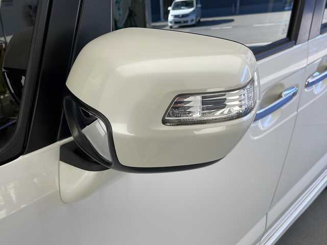 ホンダ Ｎ ＢＯＸ カスタム G Lパッケージ 長野県 2016(平28)年 4.1万km プレミアムホワイトパールⅡ 社外メモリナビ（型番：AVIC-RZ300）/（ワンセグTV＆CD＆DVD＆FM・AM）/ビルトインETC/ドライブレコーダー（前後）/横滑り防止装置/プッシュスタート/片側パワースライドドア/シートバックテーブル/後席ロールサンシェード/純正フロアマット/オートライト/ドアバイザー/14インチ純正アルミホイール/スマートキー/保証書/取扱説明書