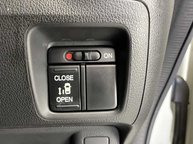 ホンダ Ｎ ＢＯＸ カスタム G Lパッケージ 長野県 2016(平28)年 4.1万km プレミアムホワイトパールⅡ 社外メモリナビ（型番：AVIC-RZ300）/（ワンセグTV＆CD＆DVD＆FM・AM）/ビルトインETC/ドライブレコーダー（前後）/横滑り防止装置/プッシュスタート/片側パワースライドドア/シートバックテーブル/後席ロールサンシェード/純正フロアマット/オートライト/ドアバイザー/14インチ純正アルミホイール/スマートキー/保証書/取扱説明書