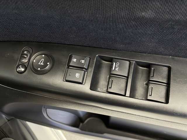 ホンダ Ｎ ＢＯＸ カスタム G Lパッケージ 長野県 2016(平28)年 4.1万km プレミアムホワイトパールⅡ 社外メモリナビ（型番：AVIC-RZ300）/（ワンセグTV＆CD＆DVD＆FM・AM）/ビルトインETC/ドライブレコーダー（前後）/横滑り防止装置/プッシュスタート/片側パワースライドドア/シートバックテーブル/後席ロールサンシェード/純正フロアマット/オートライト/ドアバイザー/14インチ純正アルミホイール/スマートキー/保証書/取扱説明書