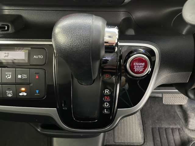 ホンダ Ｎ ＢＯＸ カスタム G Lパッケージ 長野県 2016(平28)年 4.1万km プレミアムホワイトパールⅡ 社外メモリナビ（型番：AVIC-RZ300）/（ワンセグTV＆CD＆DVD＆FM・AM）/ビルトインETC/ドライブレコーダー（前後）/横滑り防止装置/プッシュスタート/片側パワースライドドア/シートバックテーブル/後席ロールサンシェード/純正フロアマット/オートライト/ドアバイザー/14インチ純正アルミホイール/スマートキー/保証書/取扱説明書