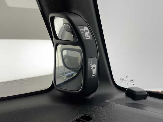 ホンダ Ｎ ＢＯＸ カスタム G Lパッケージ 長野県 2016(平28)年 4.1万km プレミアムホワイトパールⅡ 社外メモリナビ（型番：AVIC-RZ300）/（ワンセグTV＆CD＆DVD＆FM・AM）/ビルトインETC/ドライブレコーダー（前後）/横滑り防止装置/プッシュスタート/片側パワースライドドア/シートバックテーブル/後席ロールサンシェード/純正フロアマット/オートライト/ドアバイザー/14インチ純正アルミホイール/スマートキー/保証書/取扱説明書