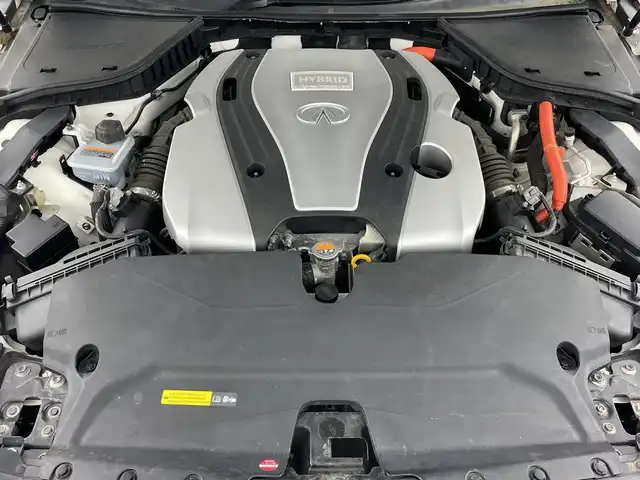 日産 スカイライン ハイブリッド GT タイプP 愛知県 2015(平27)年 3.5万km クリスタルホワイトパール 禁煙車/純正8インチナビ/（AM/FM/Bluetooth/フルセグTV)/全方位カメラ/プロパイロット/レーンキープアシスト/追従式クルーズコントロール/クリアランスソナー/ETC/ドライブレコーダー/本革シート/シートヒーター/パワーシート/純正アルミホイール/LEDヘッドライト/純正フロアマット/スマートキー