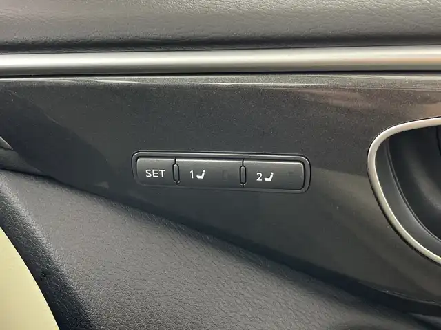 日産 スカイライン ハイブリッド GT タイプP 愛知県 2015(平27)年 3.5万km クリスタルホワイトパール 禁煙車/純正8インチナビ/（AM/FM/Bluetooth/フルセグTV)/全方位カメラ/プロパイロット/レーンキープアシスト/追従式クルーズコントロール/クリアランスソナー/ETC/ドライブレコーダー/本革シート/シートヒーター/パワーシート/純正アルミホイール/LEDヘッドライト/純正フロアマット/スマートキー