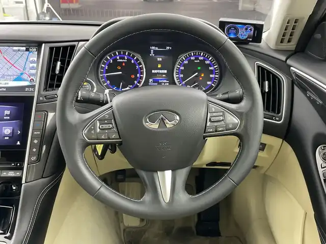 日産 スカイライン ハイブリッド GT タイプP 愛知県 2015(平27)年 3.5万km クリスタルホワイトパール 禁煙車/純正8インチナビ/（AM/FM/Bluetooth/フルセグTV)/全方位カメラ/プロパイロット/レーンキープアシスト/追従式クルーズコントロール/クリアランスソナー/ETC/ドライブレコーダー/本革シート/シートヒーター/パワーシート/純正アルミホイール/LEDヘッドライト/純正フロアマット/スマートキー