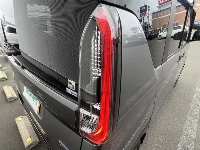 三菱 デリカミニ T プレミアム 秋田県 2024(令6)年 1.6万km グレーⅡ ４WD/ターボ/LEDヘッドライト/両側パワスラ/社外ナビ/フルセグ/全方位カメラ/社外アルミ/スマートキー/プッシュスタート/オートマチックハイビーム/クルーズコントロール/ダウンヒルアシストコントロール/コーナーセンサー/ステアリングスイッチ/ステアリングヒーター/アラウンドビューモニター/ETC/ルーフレール/社外フロアマット/純正ドアバイザー/オートライト/オートエアコン/パワーステアリング/パワーウィンドウ/横滑り防止/レベライザー/電動格納ウィンカーミラー/保証書/取扱説明書/記録簿