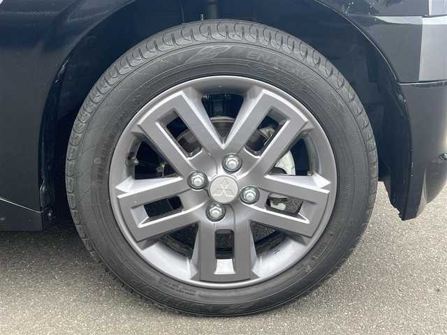 三菱 デリカミニ T プレミアム 秋田県 2024(令6)年 1.6万km グレーⅡ ４WD/ターボ/LEDヘッドライト/両側パワスラ/社外ナビ/フルセグ/全方位カメラ/社外アルミ/スマートキー/プッシュスタート/オートマチックハイビーム/クルーズコントロール/ダウンヒルアシストコントロール/コーナーセンサー/ステアリングスイッチ/ステアリングヒーター/アラウンドビューモニター/ETC/ルーフレール/社外フロアマット/純正ドアバイザー/オートライト/オートエアコン/パワーステアリング/パワーウィンドウ/横滑り防止/レベライザー/電動格納ウィンカーミラー/保証書/取扱説明書/記録簿