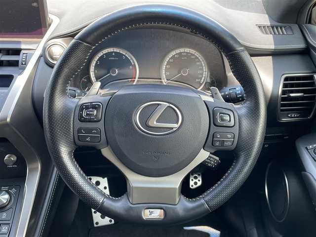 レクサス ＮＸ 300 Fスポーツ 大阪府 2018(平30)年 2.8万km ホワイトノーヴァガラスフレーク シートヒーター　/エアシート　/ステアリングヒーター　/パノラマルーフ　/Ｂｌｕｅｔｏｏｔｈ　/純正ナビ　/フルセグＴＶ　/ターボ　/Bカメラ　/パワーシートメモリー機能付き　/ミュージックプレーヤー　/ブレーキホールド/メモリナビ/追従型クルーズコントロール/プッシュスタート/バックカメラ/ETC/パワーバックドア