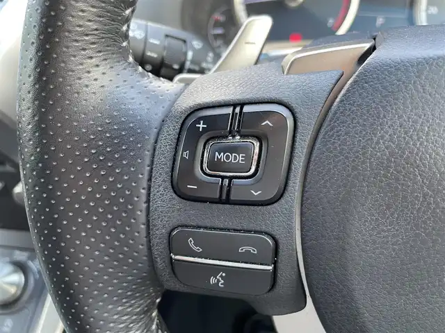 レクサス ＮＸ 300 Fスポーツ 大阪府 2018(平30)年 2.8万km ホワイトノーヴァガラスフレーク シートヒーター　/エアシート　/ステアリングヒーター　/パノラマルーフ　/Ｂｌｕｅｔｏｏｔｈ　/純正ナビ　/フルセグＴＶ　/ターボ　/Bカメラ　/パワーシートメモリー機能付き　/ミュージックプレーヤー　/ブレーキホールド/メモリナビ/追従型クルーズコントロール/プッシュスタート/バックカメラ/ETC/パワーバックドア