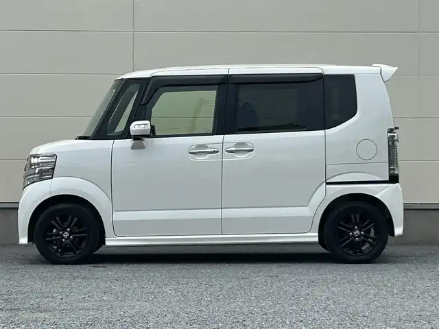 ホンダ Ｎ ＢＯＸ カスタム SSブラックSパッケージ 茨城県 2017(平29)年 3.3万km プレミアムホワイトパールⅡ 社外ナビ/ワンセグTV/DVD再生機能/両側パワースライド/シートヒーター（運転・助手）/オートリトラミラー/ETC/純正フロアマット/純正アルミホイール/ディスチャージライト/スマートキー/プッシュスタート