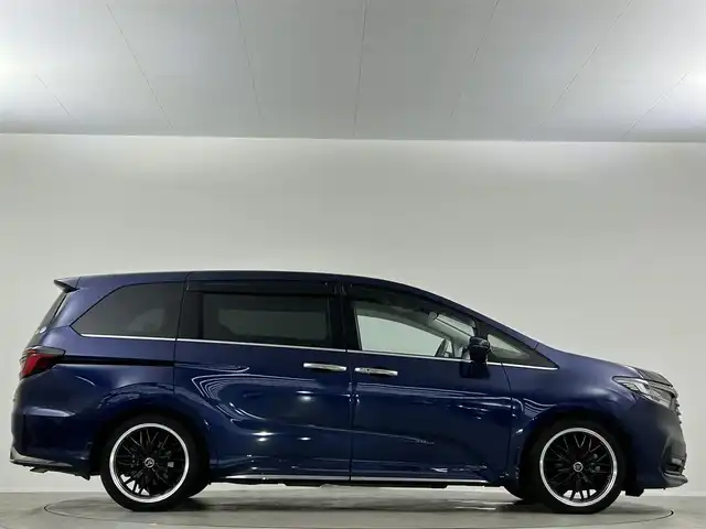 ホンダ オデッセイ アブソルート 埼玉県 2020(令2)年 3.7万km オブシダンブルーパール ホンダセンシング　純正１０インチナビ　マルチビューカメラ　フルセグＴＶ　Ｂｌｕｅｔｏｏｔｈ　スマートパーキングアシスト　両側パワースライドドア　オットマン　ブラックハーフレザーシート　ビルトインＥＴＣ