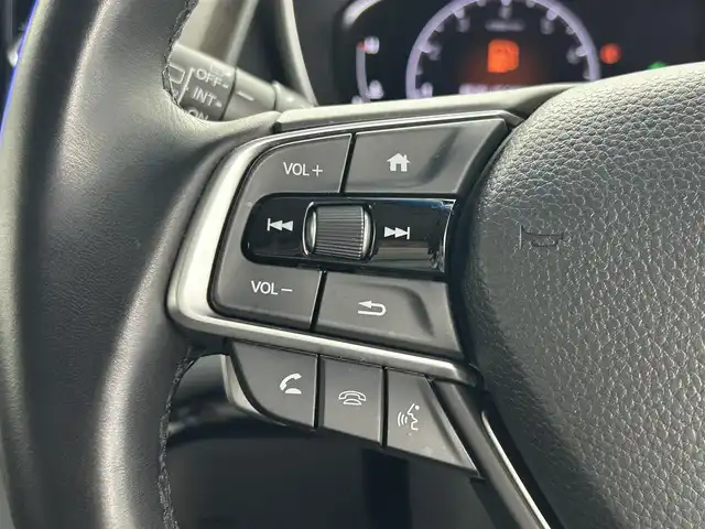 ホンダ オデッセイ アブソルート 埼玉県 2020(令2)年 3.7万km オブシダンブルーパール ホンダセンシング　純正１０インチナビ　マルチビューカメラ　フルセグＴＶ　Ｂｌｕｅｔｏｏｔｈ　スマートパーキングアシスト　両側パワースライドドア　オットマン　ブラックハーフレザーシート　ビルトインＥＴＣ