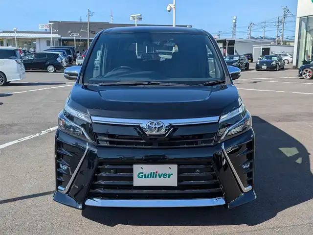 トヨタ ヴォクシー ZS 煌Ⅱ 福井県 2020(令2)年 3.2万km ブラック 純正16インチAW/両側パワースライドドア/LEDヘッドライト/クルーズコントロール/前後コーナーセンサー/前後ドライブレコーダー/ビルトインETC/衝突被害軽減システム/バックカメラ/純正SDナビ/フルセグテレビ/レーンキープアシスト/横滑り防止装置/盗難防止装置/オートマチックハイビーム/アイドリングストップ/スマートキー/ダブルエアバッグ