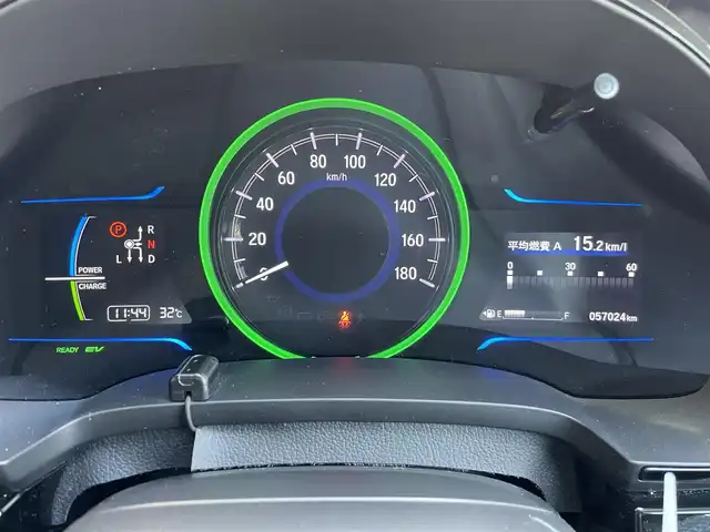 ホンダ シャトル ハイブリッド X スタイルエディション 東京都 2016(平28)年 5.7万km プラチナホワイトパール 純正ＳＤナビ＆フルセグ　/・BluetoothAudio/・CD/SD/DVD/AM/FM/クルーズコントロール　/シティブレーキシステム　/オートＬＥＤヘッドランプ　/プラズマくマスター付オートエアコン /ハーフレザーシート /・シートバックポケット/ビルトインETC /プッシュエンジン/純正フロアマット/スポーツ製スポーツペダル/電動格納ミラー/スマートキー/SRSエアバック＆ABS