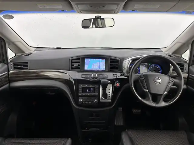 日産 エルグランド 250HWS アーバンクロム 富山県 2015(平27)年 3.9万km ファントムブラック 純正ナビ（CD DVD MSV bluetooth）/フルセグTV/全方位カメラ/両側パワースライドドア/前後コーナーセンサー/ビルトインETC/ハーフレザーシート/クルーズコントロール/100V-100W電源/スマートキー/スペアキー/プッシュスタート/LEDヘッドライト/オートライト/フォグ/横滑り防止装置/バックドアオートクロージャー/保証書、取説
