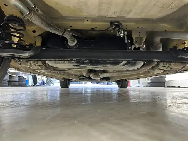 スズキ スペーシア ギア HYBRID XZ 滋賀県 2023(令5)年 2.3万km アクティブイエロー/ガンメタリック2トーン 純正8インチナビ/両側パワースライドドア/追従クルーズコントロール/全方位カメラ・バックカメラ/コーナーセンサー/LEDヘッドライト/シートヒーター/CD/DVD/SD/Bluetooth/フルセグ/ヘッドアップディスプレイ/スマートキー/ETC/スペアキー