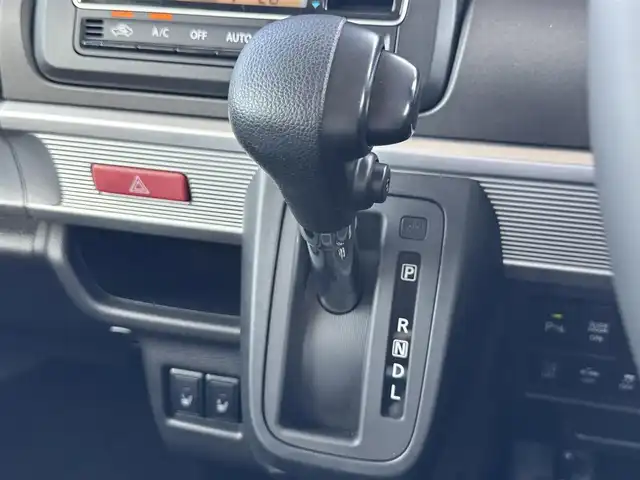 スズキ スペーシア ギア HYBRID XZ 滋賀県 2023(令5)年 2.3万km アクティブイエロー/ガンメタリック2トーン 純正8インチナビ/両側パワースライドドア/追従クルーズコントロール/全方位カメラ・バックカメラ/コーナーセンサー/LEDヘッドライト/シートヒーター/CD/DVD/SD/Bluetooth/フルセグ/ヘッドアップディスプレイ/スマートキー/ETC/スペアキー