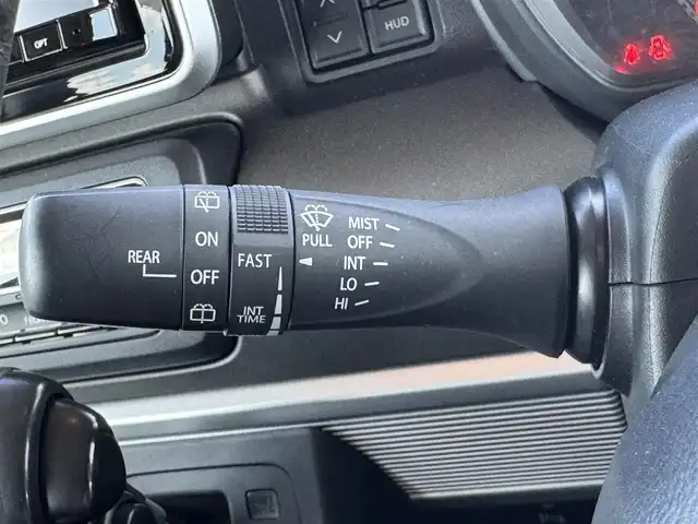 スズキ スペーシア ギア HYBRID XZ 滋賀県 2023(令5)年 2.3万km アクティブイエロー/ガンメタリック2トーン 純正8インチナビ/両側パワースライドドア/追従クルーズコントロール/全方位カメラ・バックカメラ/コーナーセンサー/LEDヘッドライト/シートヒーター/CD/DVD/SD/Bluetooth/フルセグ/ヘッドアップディスプレイ/スマートキー/ETC/スペアキー