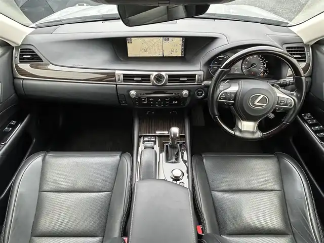 レクサス ＧＳ 300h バージョンL 茨城県 2015(平27)年 5万km ソニックシルバー 純正ナビ/Bluetooth/CD/DVD/ブルーレイ/フルセグ/バックカメラ/純正ビルトインETC2.0/セーフティシステムプラス/メーカーオプション三眼LEDヘッドライト/メーカーオプション19インチアルミホイール/BSM/後期型ワイドマルチモニター/レーダークルーズコントロール/レーンキープアシスト・プリクラッシュS/黒レザーシート/前席パワーシート/前席シートヒーター/前席エアシート/パワーバックドア/クルーズコントロール/パドルシフト/前後コーナーセンサー/LEDヘッドライト/フォグランプ/オートライト/ETC/AUX