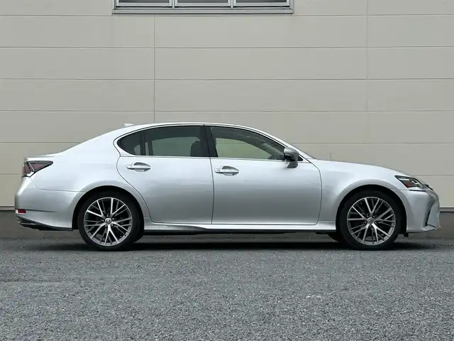 レクサス ＧＳ 300h バージョンL 茨城県 2015(平27)年 5万km ソニックシルバー 純正ナビ/Bluetooth/CD/DVD/ブルーレイ/フルセグ/バックカメラ/純正ビルトインETC2.0/セーフティシステムプラス/メーカーオプション三眼LEDヘッドライト/メーカーオプション19インチアルミホイール/BSM/後期型ワイドマルチモニター/レーダークルーズコントロール/レーンキープアシスト・プリクラッシュS/黒レザーシート/前席パワーシート/前席シートヒーター/前席エアシート/パワーバックドア/クルーズコントロール/パドルシフト/前後コーナーセンサー/LEDヘッドライト/フォグランプ/オートライト/ETC/AUX