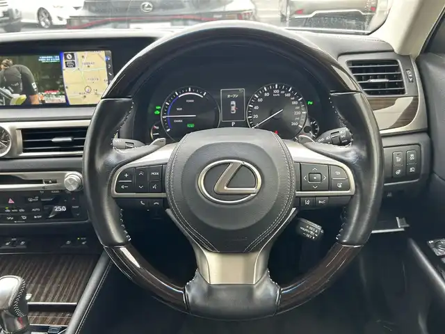 レクサス ＧＳ 300h バージョンL 茨城県 2015(平27)年 5万km ソニックシルバー 純正ナビ/Bluetooth/CD/DVD/ブルーレイ/フルセグ/バックカメラ/純正ビルトインETC2.0/セーフティシステムプラス/メーカーオプション三眼LEDヘッドライト/メーカーオプション19インチアルミホイール/BSM/後期型ワイドマルチモニター/レーダークルーズコントロール/レーンキープアシスト・プリクラッシュS/黒レザーシート/前席パワーシート/前席シートヒーター/前席エアシート/パワーバックドア/クルーズコントロール/パドルシフト/前後コーナーセンサー/LEDヘッドライト/フォグランプ/オートライト/ETC/AUX
