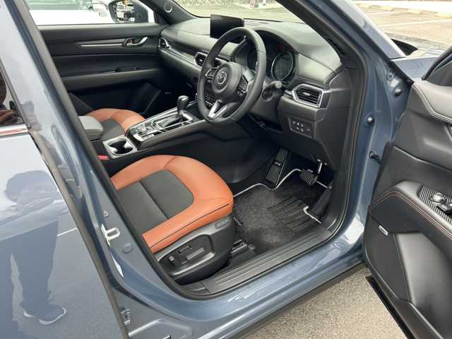 マツダ ＣＸ－５ XD レトロスポーツED 大阪府 2023(令5)年 1.1万km ポリメタルグレーM ワンオーナー　衝突軽減　ＢＯＳＥ　マツダコネクトナビ　フルセグＴＶ　全周囲カメラ　テラコッタ製ハーフレザーシート　前席シートヒーター　運転席パワーシート　シートメモリ　ステアリングヒーター　オートホールド　レーダークルコン　ＥＴＣ2.0 電格ミラー　電動リアゲート　オートライト　オートワイパー　純正アルミホイール　純正フロアマット　LEDヘッドライト　プッシュスタート　スマートキー　スペアキー　