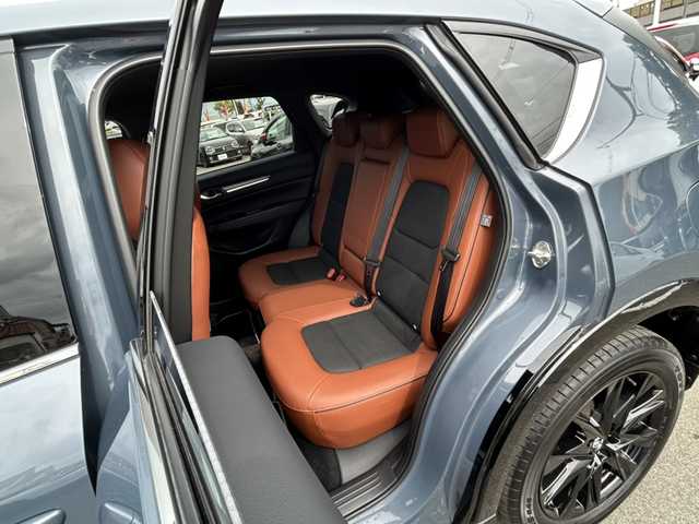 マツダ ＣＸ－５ XD レトロスポーツED 大阪府 2023(令5)年 1.1万km ポリメタルグレーM ワンオーナー　衝突軽減　ＢＯＳＥ　マツダコネクトナビ　フルセグＴＶ　全周囲カメラ　テラコッタ製ハーフレザーシート　前席シートヒーター　運転席パワーシート　シートメモリ　ステアリングヒーター　オートホールド　レーダークルコン　ＥＴＣ2.0 電格ミラー　電動リアゲート　オートライト　オートワイパー　純正アルミホイール　純正フロアマット　LEDヘッドライト　プッシュスタート　スマートキー　スペアキー　
