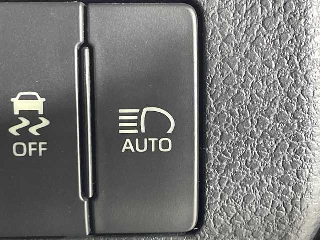 トヨタ ハリアー プログレス 神奈川県 2018(平30)年 6.3万km 黒 純正9インチナビゲーション/Bluetooth　フルセグ　SD　USB　AUX/JBLプレミアムサウンド/パノラミックビューモニター/ハーフレザーシート/トヨタセーフティーシステム/プリクラッシュセーフティー/レーンディパーチャーアラート/アダプティブハイビーム/レーダークルーズコントロール/パワーシート/パワーバックドア/ビルトインETC2.0/純正前方ドライブレコーダー/純正フロアマット/ステアリングリモコン/革巻きステアリング/電動サイドブレーキ/オートホールド/LEDヘッドライト/フォグランプ/オートライト/純正18インチアルミホイール/スマートキー/スペアキー2本
