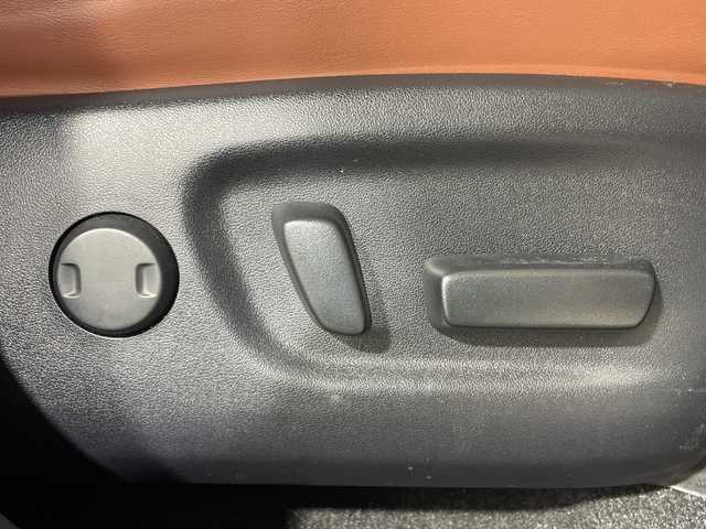 トヨタ ハリアー プログレス 神奈川県 2018(平30)年 6.3万km 黒 純正9インチナビゲーション/Bluetooth　フルセグ　SD　USB　AUX/JBLプレミアムサウンド/パノラミックビューモニター/ハーフレザーシート/トヨタセーフティーシステム/プリクラッシュセーフティー/レーンディパーチャーアラート/アダプティブハイビーム/レーダークルーズコントロール/パワーシート/パワーバックドア/ビルトインETC2.0/純正前方ドライブレコーダー/純正フロアマット/ステアリングリモコン/革巻きステアリング/電動サイドブレーキ/オートホールド/LEDヘッドライト/フォグランプ/オートライト/純正18インチアルミホイール/スマートキー/スペアキー2本