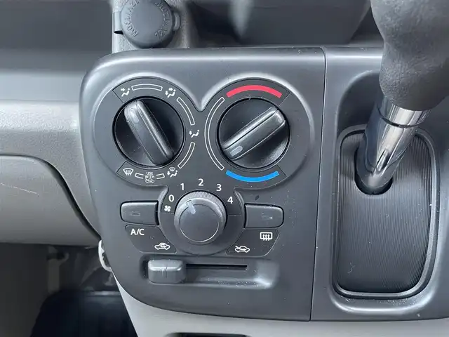 スズキ エブリイ PA リミテッド 愛媛県 2024(令6)年 0.6万km スペリアホワイト 衝突軽減ブレーキ/車線逸脱警報/カロッツェリア　ディスプレイオーディオ（DMH-SZ500)/Bluetooth/AppleCarPlay/AndroidAuto/バックカメラ/ETC/パワーウインドウ/純正フロアマット/キーレスエントリー/社外14インチアルミ/純正ホイール＆スタッドレスタイヤ（2024年製）積込/ドライブレコーダー/取扱説明書/保証書/スペアキー有