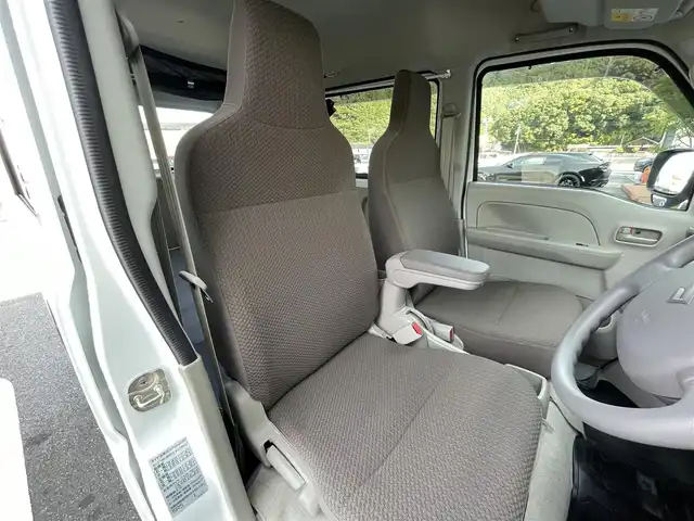 スズキ エブリイ PA リミテッド 愛媛県 2024(令6)年 0.6万km スペリアホワイト 衝突軽減ブレーキ/車線逸脱警報/カロッツェリア　ディスプレイオーディオ（DMH-SZ500)/Bluetooth/AppleCarPlay/AndroidAuto/バックカメラ/ETC/パワーウインドウ/純正フロアマット/キーレスエントリー/社外14インチアルミ/純正ホイール＆スタッドレスタイヤ（2024年製）積込/ドライブレコーダー/取扱説明書/保証書/スペアキー有