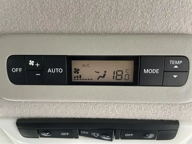 日産 セレナ ハイウェイスター V 千葉県 2020(令2)年 5.2万km ブリリアントホワイトパール プロパイロット/純正10インチSDナビ【MM520D-L】/・CD/DVD/Blu-ray/MSV/Bluetooth/フルセグ/アラウンドビューモニター/純正フリップダウンモニター/両後ハンズフリーオートスライドドア/インテリジェントパーキングアシスト/全方位運転支援システム/・車線逸脱防止支援システム/・インテリジェントエマージェンシーブレーキ/・後方・後退時車両検知警報/・ブラインドスポットモニター/インテリジェントキー/前後コーナーセンサー/純正前後ドライブレコーダー/ETC/純正16インチアルミホイール/アイドリングストップ/純正LEDヘッドライト/フォグランプ/ドアバイザー/本革巻きステアリング/サイド＆カーテンエアバッグ/新車時保証書＆取扱説明書