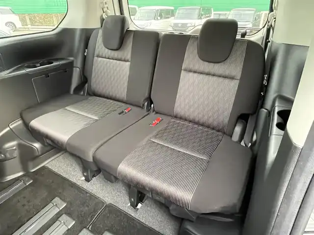 日産 セレナ ハイウェイスター V 千葉県 2020(令2)年 5.2万km ブリリアントホワイトパール プロパイロット/純正10インチSDナビ【MM520D-L】/・CD/DVD/Blu-ray/MSV/Bluetooth/フルセグ/アラウンドビューモニター/純正フリップダウンモニター/両後ハンズフリーオートスライドドア/インテリジェントパーキングアシスト/全方位運転支援システム/・車線逸脱防止支援システム/・インテリジェントエマージェンシーブレーキ/・後方・後退時車両検知警報/・ブラインドスポットモニター/インテリジェントキー/前後コーナーセンサー/純正前後ドライブレコーダー/ETC/純正16インチアルミホイール/アイドリングストップ/純正LEDヘッドライト/フォグランプ/ドアバイザー/本革巻きステアリング/サイド＆カーテンエアバッグ/新車時保証書＆取扱説明書