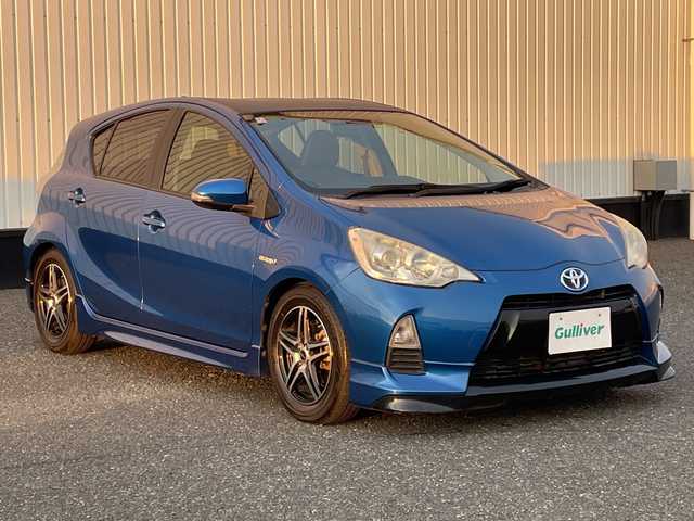 トヨタ アクア G ブラックソフトレザーセレ 千葉県 2014(平26)年 4万km コバルトブルーメタリック 純正メモリナビ/(フルセグTV/BT/CD/DVD/FM/AM)/バックカメラ/ルーフラッピング/レザーシート/ETC/アイドリングストップ/オートライト/ウィンカーミラー/電動格納ミラー/社外15インチAW/ローダウン/プッシュスタート/スマートキー/フロアマット/ドアバイザー/スペアキー
