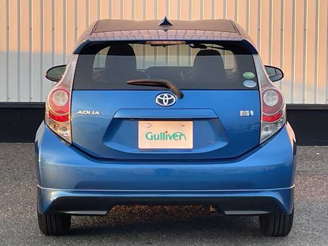 トヨタ アクア G ブラックソフトレザーセレ 千葉県 2014(平26)年 4万km コバルトブルーメタリック 純正メモリナビ/(フルセグTV/BT/CD/DVD/FM/AM)/バックカメラ/ルーフラッピング/レザーシート/ETC/アイドリングストップ/オートライト/ウィンカーミラー/電動格納ミラー/社外15インチAW/ローダウン/プッシュスタート/スマートキー/フロアマット/ドアバイザー/スペアキー