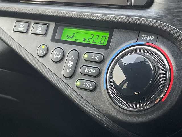 トヨタ アクア G ブラックソフトレザーセレ 千葉県 2014(平26)年 4万km コバルトブルーメタリック 純正メモリナビ/(フルセグTV/BT/CD/DVD/FM/AM)/バックカメラ/ルーフラッピング/レザーシート/ETC/アイドリングストップ/オートライト/ウィンカーミラー/電動格納ミラー/社外15インチAW/ローダウン/プッシュスタート/スマートキー/フロアマット/ドアバイザー/スペアキー