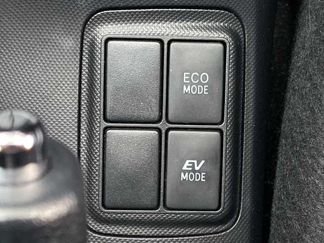 トヨタ アクア G ブラックソフトレザーセレ 千葉県 2014(平26)年 4万km コバルトブルーメタリック 純正メモリナビ/(フルセグTV/BT/CD/DVD/FM/AM)/バックカメラ/ルーフラッピング/レザーシート/ETC/アイドリングストップ/オートライト/ウィンカーミラー/電動格納ミラー/社外15インチAW/ローダウン/プッシュスタート/スマートキー/フロアマット/ドアバイザー/スペアキー