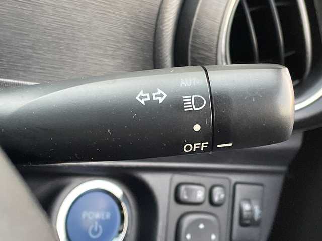 トヨタ アクア G ブラックソフトレザーセレ 千葉県 2014(平26)年 4万km コバルトブルーメタリック 純正メモリナビ/(フルセグTV/BT/CD/DVD/FM/AM)/バックカメラ/ルーフラッピング/レザーシート/ETC/アイドリングストップ/オートライト/ウィンカーミラー/電動格納ミラー/社外15インチAW/ローダウン/プッシュスタート/スマートキー/フロアマット/ドアバイザー/スペアキー