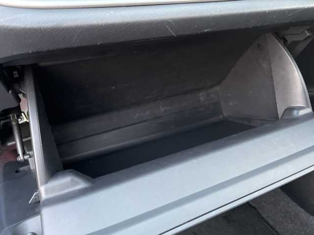 トヨタ アクア G ブラックソフトレザーセレ 千葉県 2014(平26)年 4万km コバルトブルーメタリック 純正メモリナビ/(フルセグTV/BT/CD/DVD/FM/AM)/バックカメラ/ルーフラッピング/レザーシート/ETC/アイドリングストップ/オートライト/ウィンカーミラー/電動格納ミラー/社外15インチAW/ローダウン/プッシュスタート/スマートキー/フロアマット/ドアバイザー/スペアキー