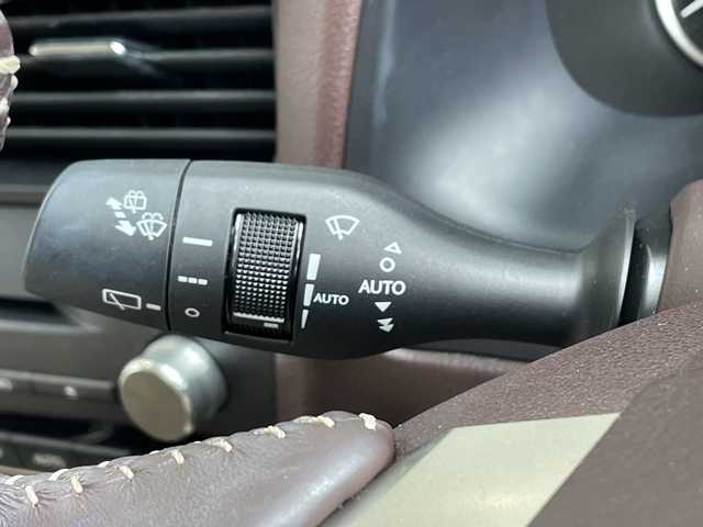 レクサス ＲＸ 200t バージョンL 愛知県 2017(平29)年 2.8万km ソニッククォーツ レクサスセーフティセンス/純正12型ナビ/三眼LEDヘッドライト/全方位カメラ/レーダークルーズコントロール/シートヒーター/エアシート/電動リアゲート/パワーシート/ヘッドアップディスプレイ/コーナーセンサー/純正アルミホイール/ETC2.0/ブラインドスポットモニター/ステアリングヒーター/レーンキープアシスト/オートマチックハイビーム/ドライブレコーダー/衝突軽減システム/フルセグ/CD DVD/Bluetooth/ステアリングスイッチ/スマートキー/プッシュスタート