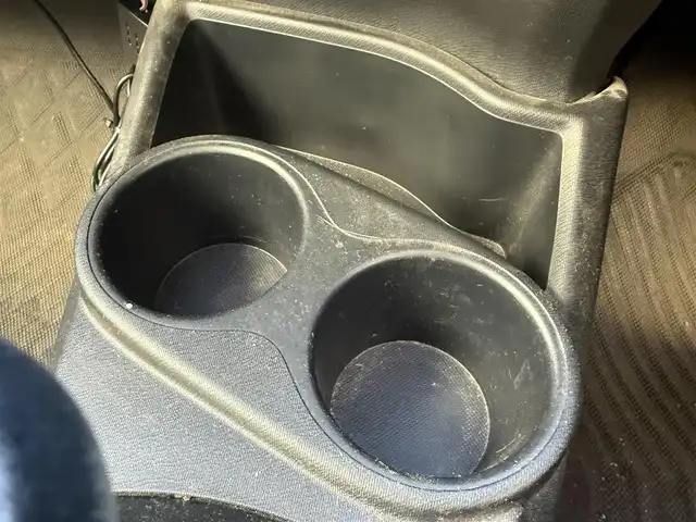 トヨタ アクア S 千葉県 2015(平27)年 13.4万km コバルトブルーメタリック 純正ナビ（ＦＭ／ＡＭ／ＣＤ／ＤＶＤ／ＢＴ）/フルセグＴＶ/バックカメラ/前席シートヒーター/オートライト/ビルトインＥＴＣ/プッシュスタート/スマートキー/ハロゲンライト/アイドリングストップ