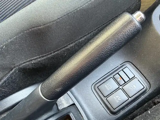 トヨタ アクア S 千葉県 2015(平27)年 13.4万km コバルトブルーメタリック 純正ナビ（ＦＭ／ＡＭ／ＣＤ／ＤＶＤ／ＢＴ）/フルセグＴＶ/バックカメラ/前席シートヒーター/オートライト/ビルトインＥＴＣ/プッシュスタート/スマートキー/ハロゲンライト/アイドリングストップ