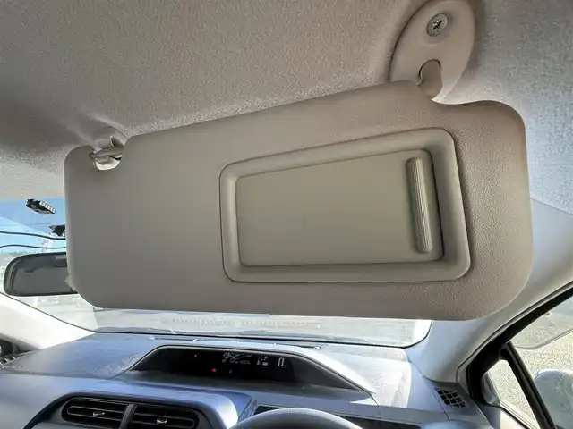 トヨタ アクア S 千葉県 2015(平27)年 13.4万km コバルトブルーメタリック 純正ナビ（ＦＭ／ＡＭ／ＣＤ／ＤＶＤ／ＢＴ）/フルセグＴＶ/バックカメラ/前席シートヒーター/オートライト/ビルトインＥＴＣ/プッシュスタート/スマートキー/ハロゲンライト/アイドリングストップ