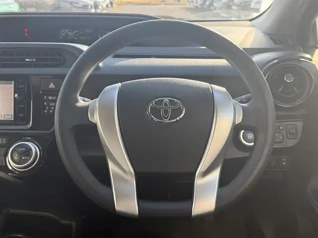 トヨタ アクア S 千葉県 2015(平27)年 13.4万km コバルトブルーメタリック 純正ナビ（ＦＭ／ＡＭ／ＣＤ／ＤＶＤ／ＢＴ）/フルセグＴＶ/バックカメラ/前席シートヒーター/オートライト/ビルトインＥＴＣ/プッシュスタート/スマートキー/ハロゲンライト/アイドリングストップ