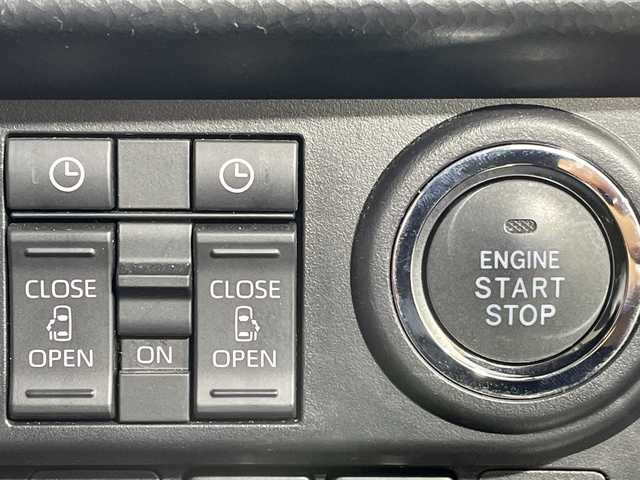 トヨタ ルーミー カスタムG－T 神奈川県 2022(令4)年 2.5万km パールホワイトⅢ 純正9インチSDナビ（NSZT-Y68T)/スマートアシスト/ターボ/ドライブレコーダー/衝突被害軽減システム/バックカメラ/アダプティブクルーズコントロール/両側パワースライドドア/横滑り防止装置/ETC/LEDヘッドライト/オートライト/ウィンカーミラー/電動格納ミラー/純正15インチAW/シートヒーター/シートリフター/プッシュスタート/スマートキー/フロアマット/スペアキー/取扱説明書